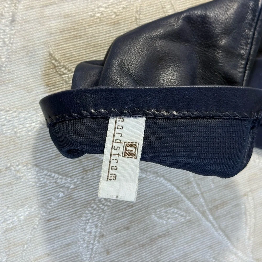 Nordstrom vintage women’s soft Antron nylon‎ gloves Navy. 11” long. Size 7